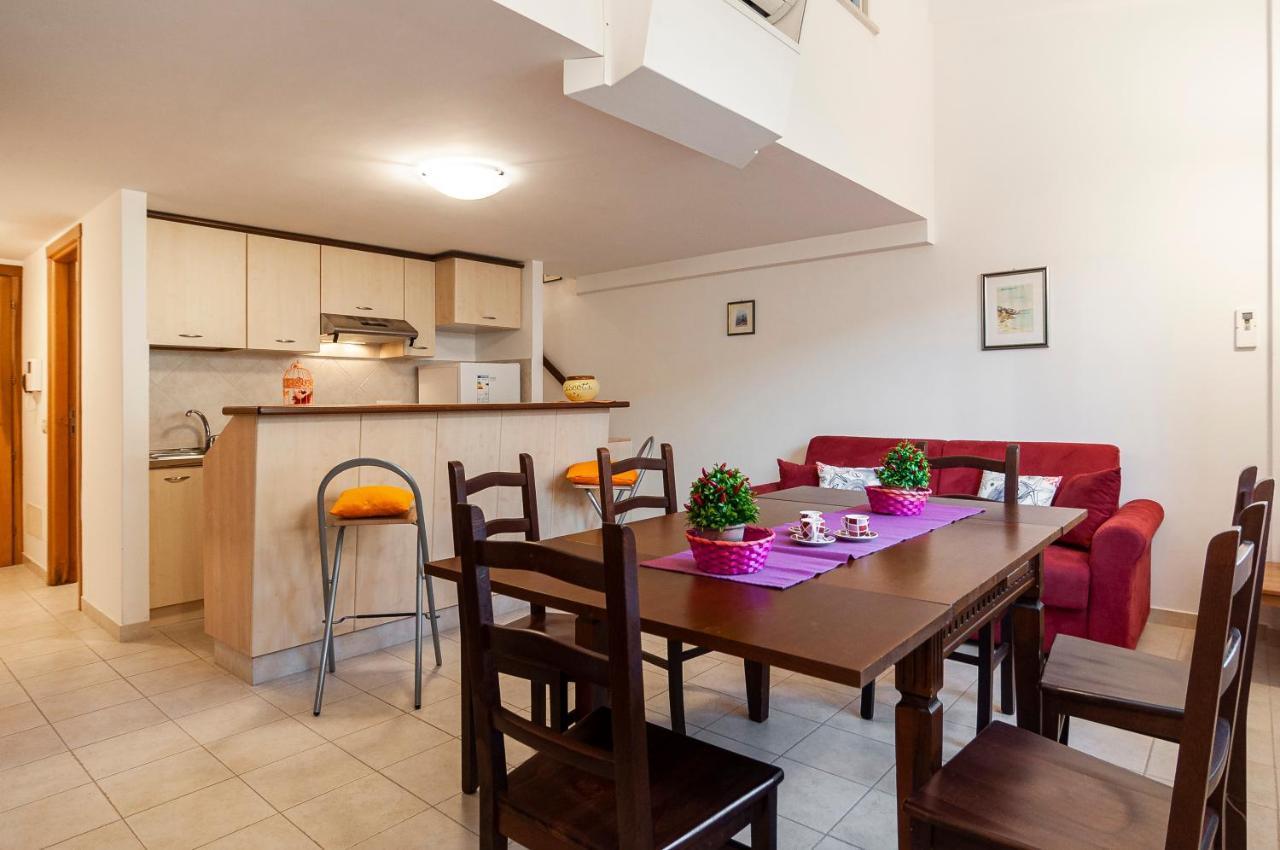 Apartamento Casa Itaca 5 *